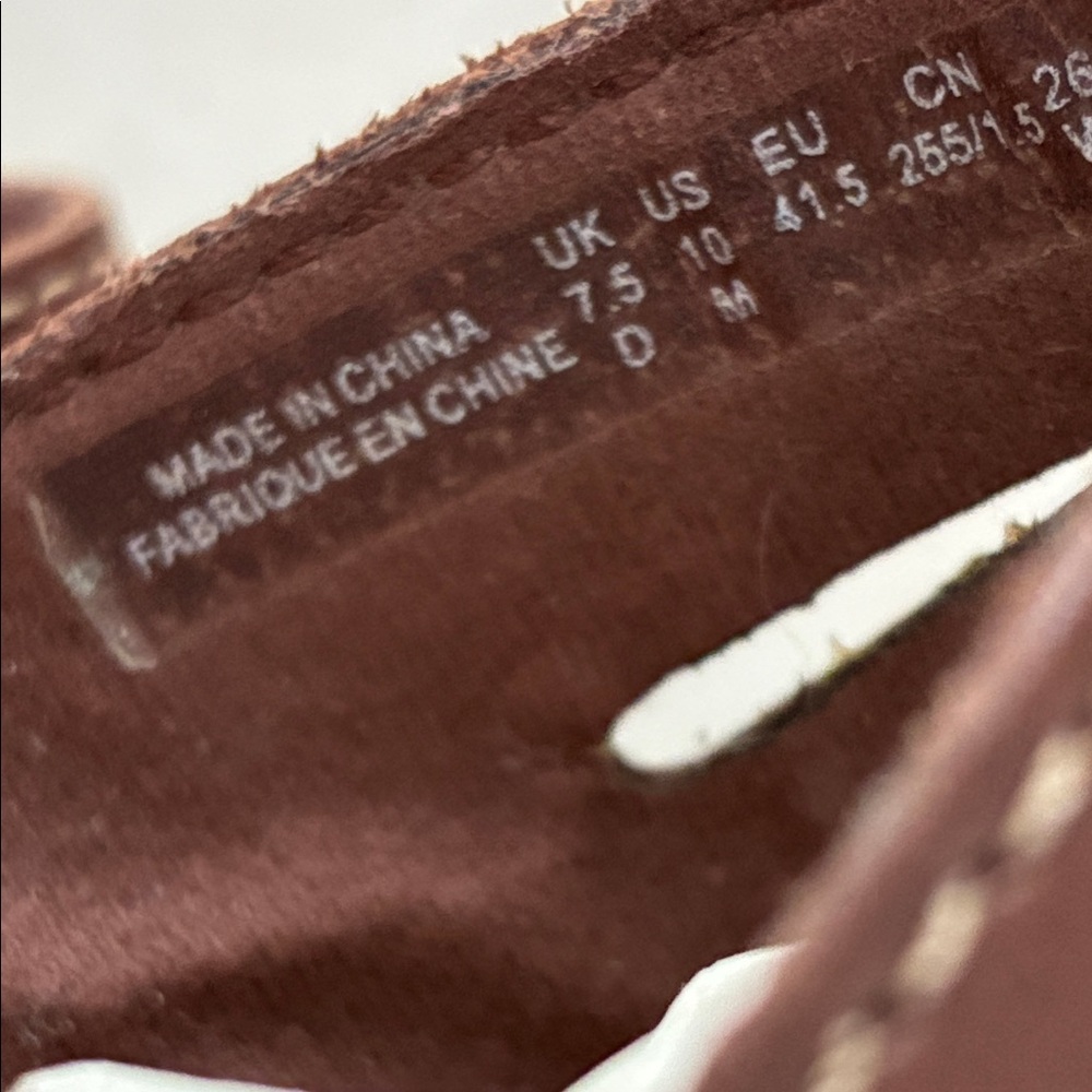 Clarks Leather Sandals in Brown with Gold Details and Velcro Adjustable Leather - Picture 4 of 7